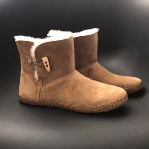 Ugg Garnet Boots! BRAND NEW